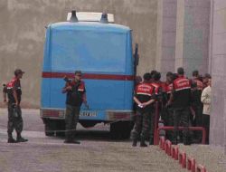 5 kişiye 57,5 yıl hapis cezası verildi